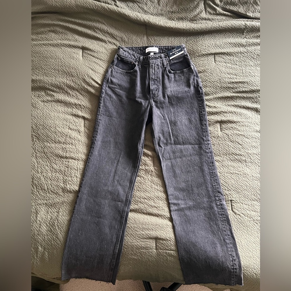 Abercrombie & Fitch High Rise Jeans - Gray